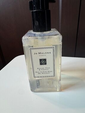 Jo Malone Pear & Fresia Body Wash